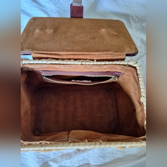 Vintage wicker purse - Picture 2 of 5